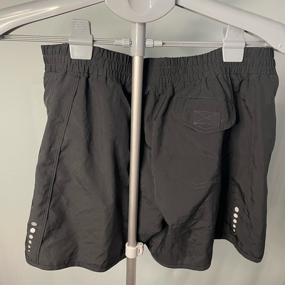 Road Runner running shorts size small‎ - Picture 3 of 8